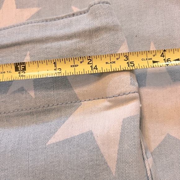 Preowned Show Me Your MuMu Light Blue Stars Berkeley Bells Flare Jeans Sz 28 - Picture 9 of 15